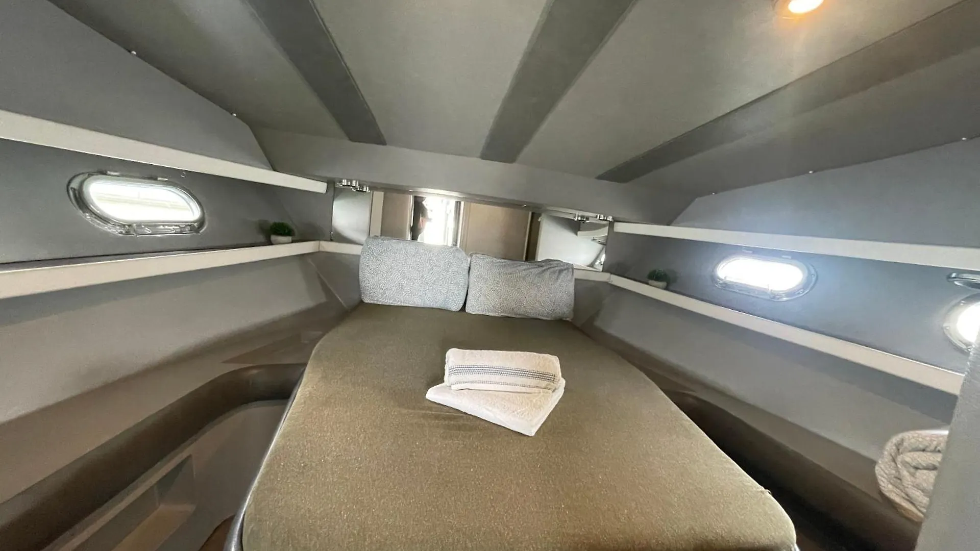 The Floating Home سان أدريان دي بيزوس بوتيل